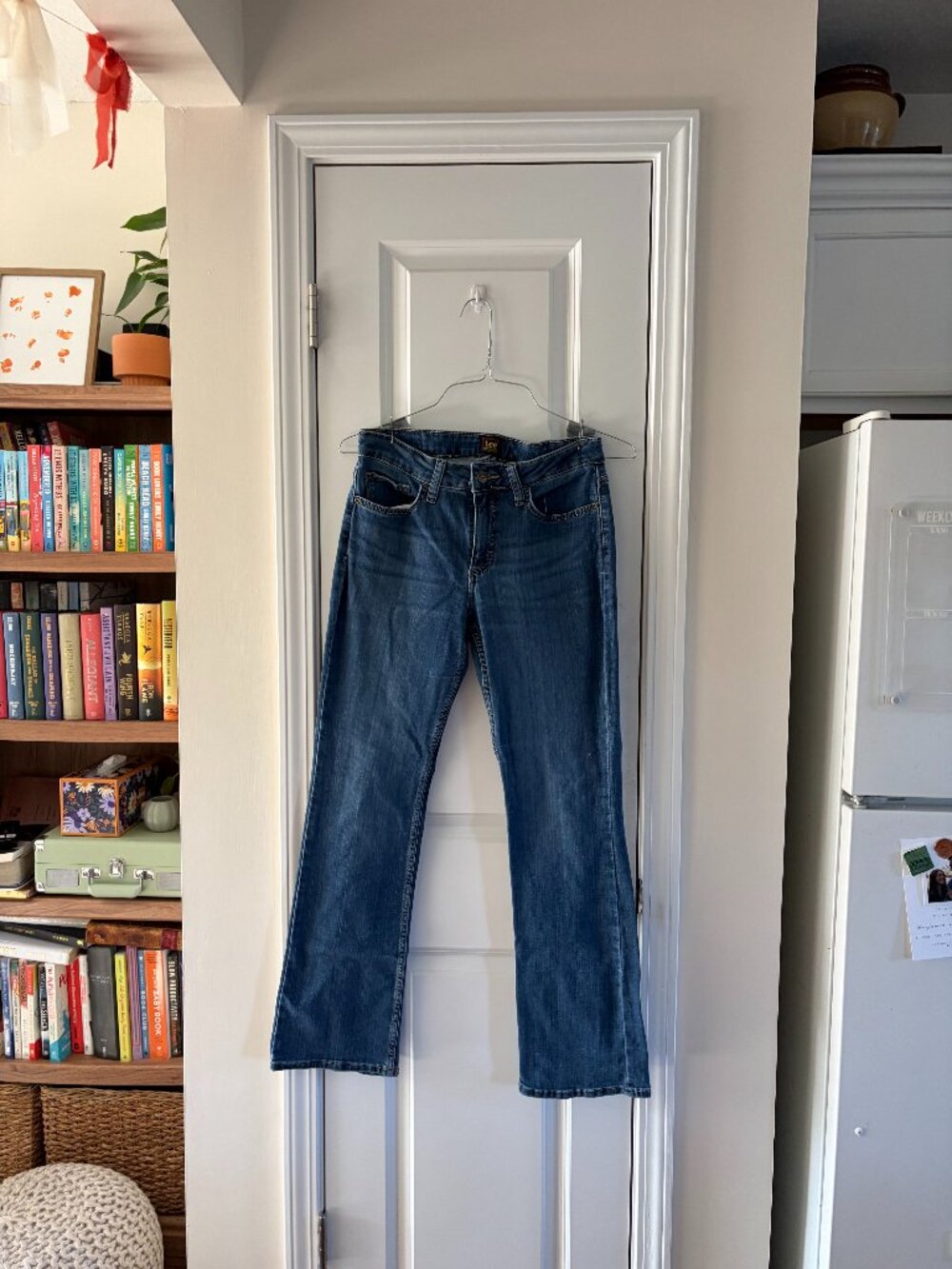Lee Women's Blue Denim Bootcut Jeans Size 8 Medium Stretch Mid Wash Casual Pants